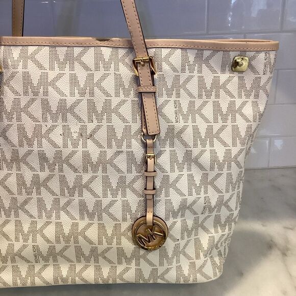 Michael Kors Monogram Carry All Tote Bag - Picture 4 of 15